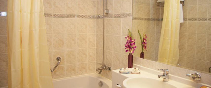 Regal Plaza Hotel - Shower Regal Plaza Hotel - Shower